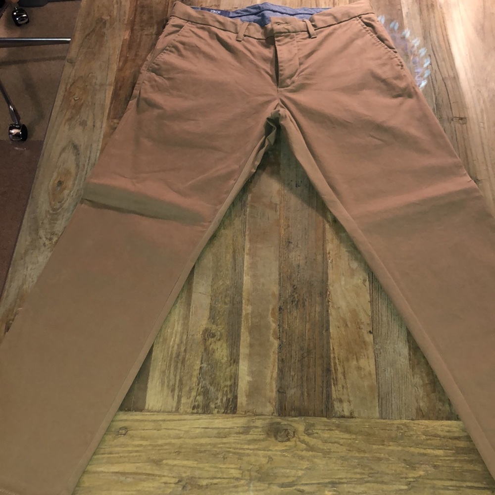 Men’s Khaki Pants